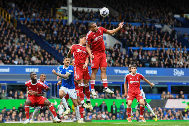 並成功打破 並成功打破